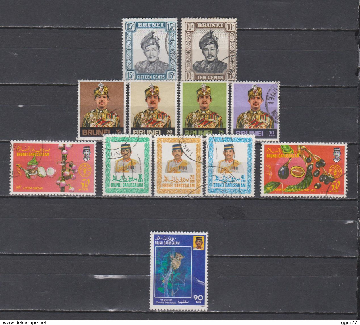 12 TIMBRES BRUNEI OBLITERES DE 1952 à 1990    Cote : 10,45 € - Brunei (1984-...)