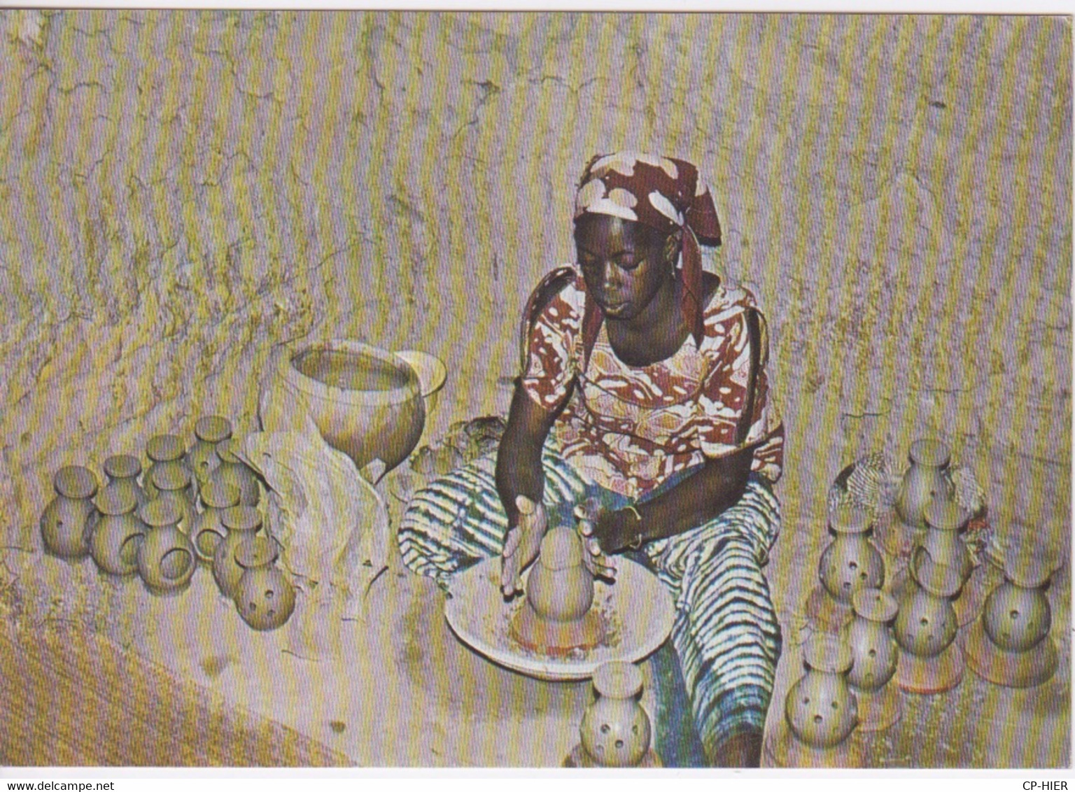 MALI  - JEUNE POTIERE DE MOPTI - Mali