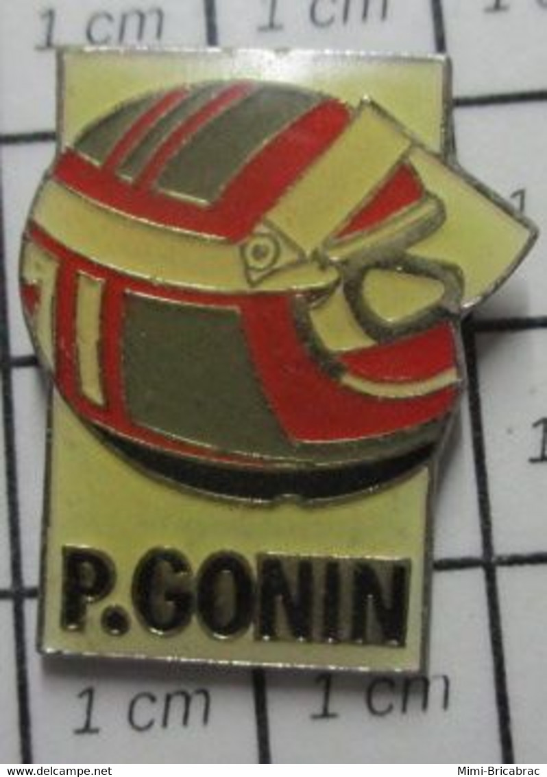 2919 Pin's Pins / Beau Et Rare / THEME : SPORTS / CASQUE Patrick Gonin à Paris En France Est Un Ancien Pilote De Course - Car Racing - F1