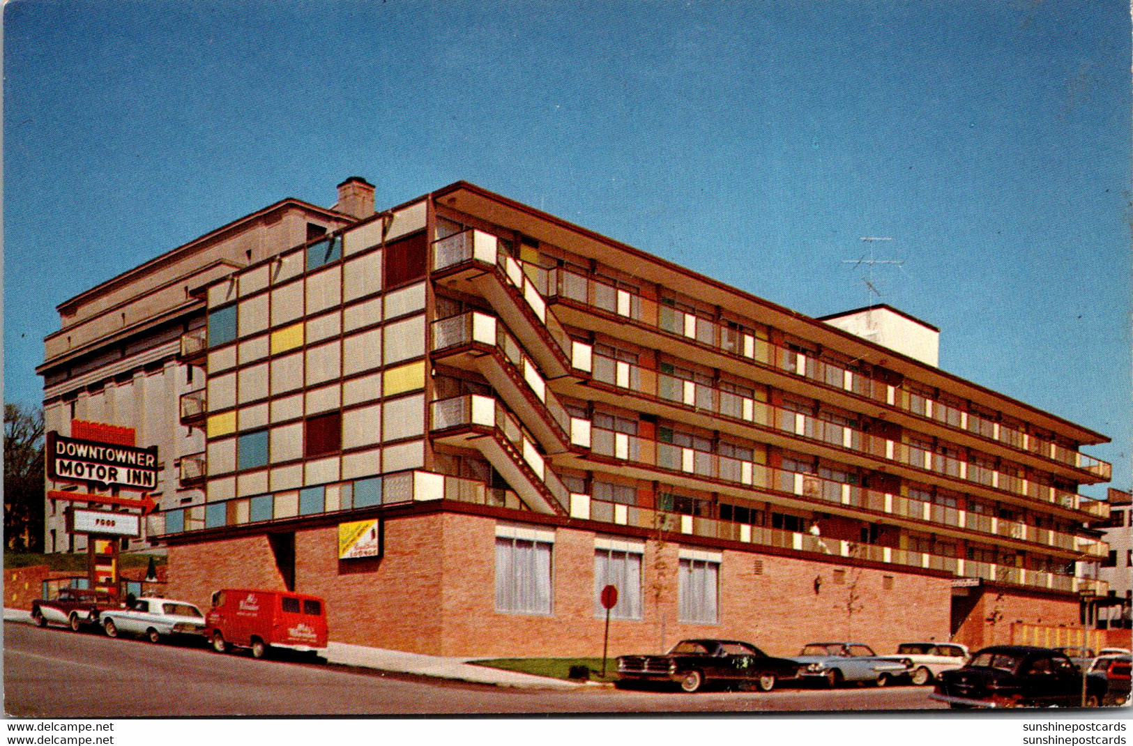 Iowa Davenport Downtowner Motor Inn Sixth And Main Streets - Davenport