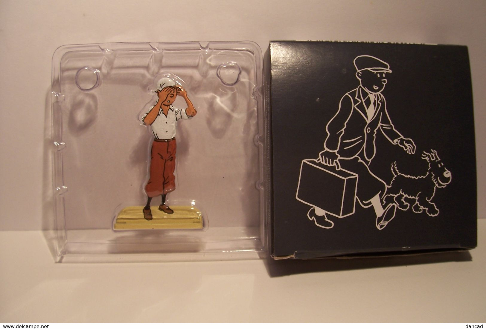 TINTIN  -  Figurine  Hergé  - N°3 - ( Pas De Reflet Sur L'original ) - Tim & Struppi