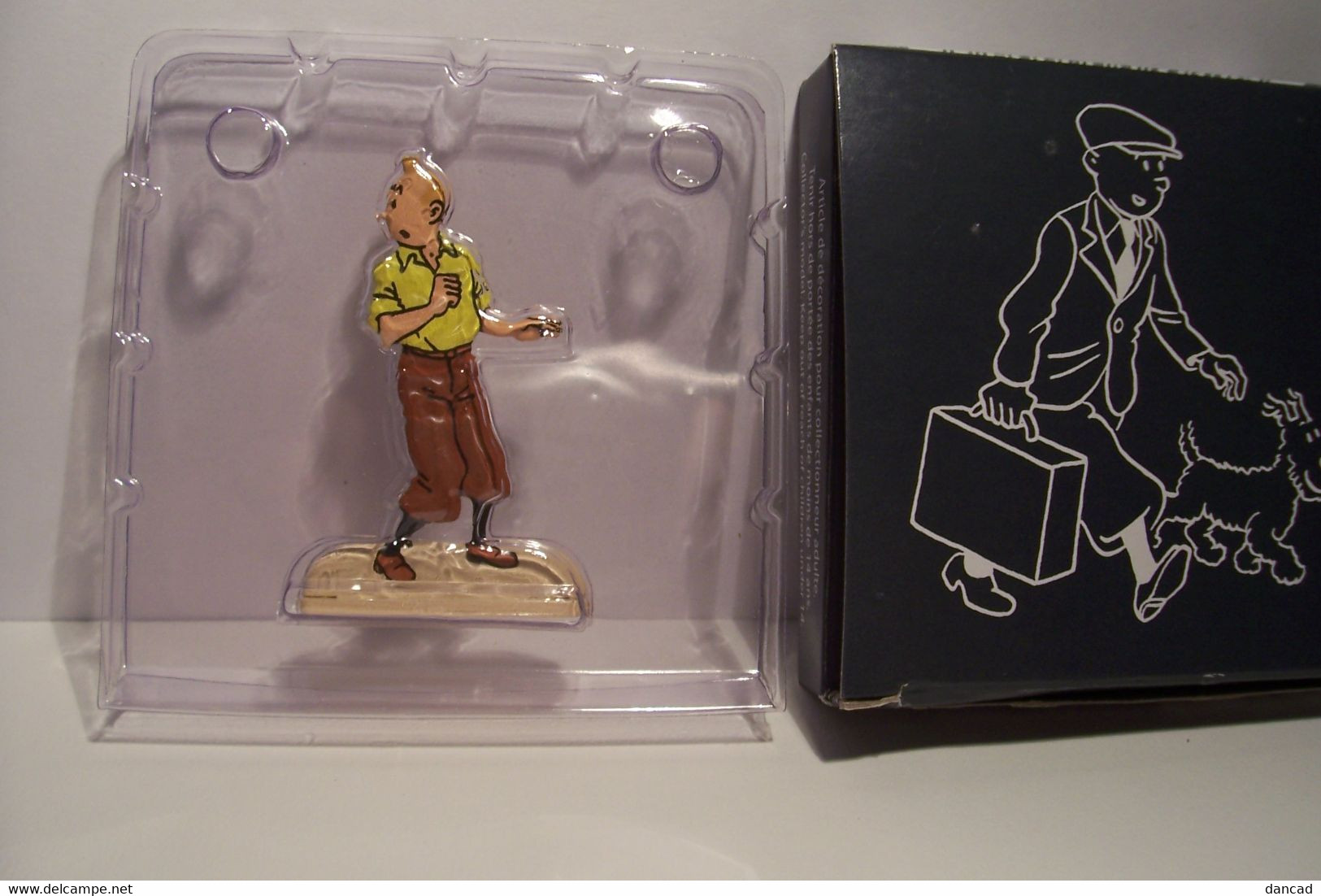 TINTIN  -  Figurine  Hergé -  N°4  - ( Pas De Reflet Sur L'original ) - Tim & Struppi