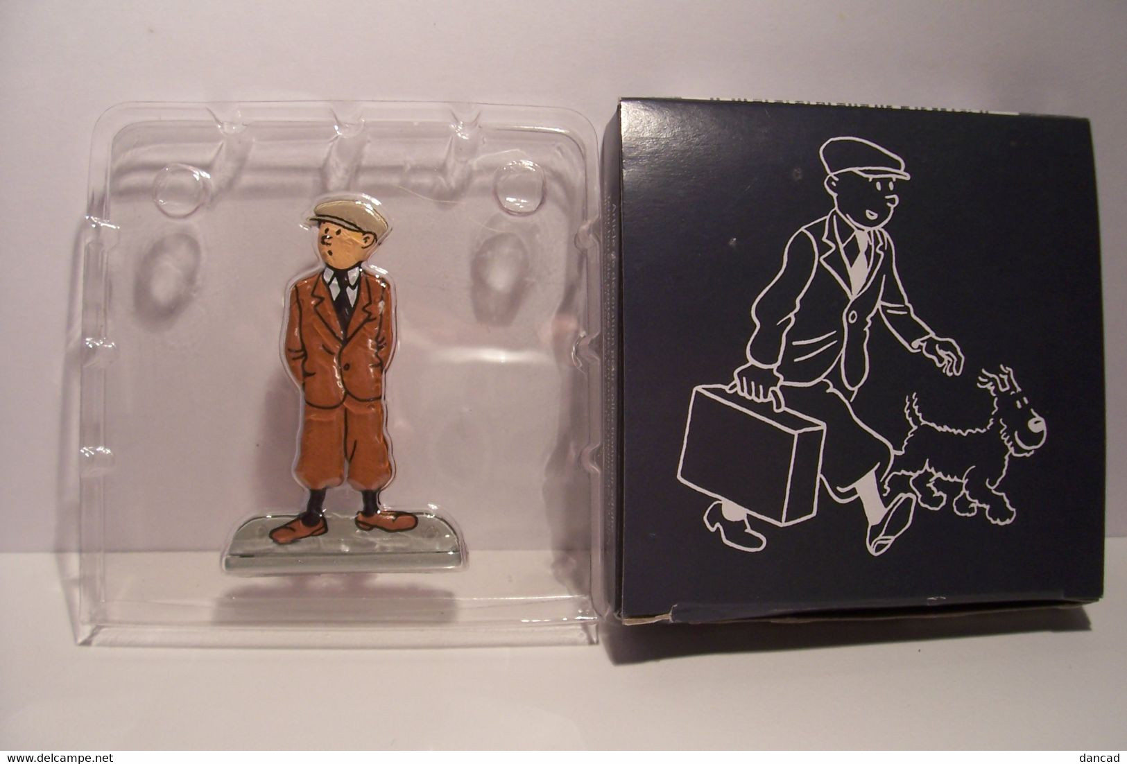 TINTIN  -  Figurine  Hergé  - N°5  - ( Pas De Reflet Sur L'original ) - Tim & Struppi