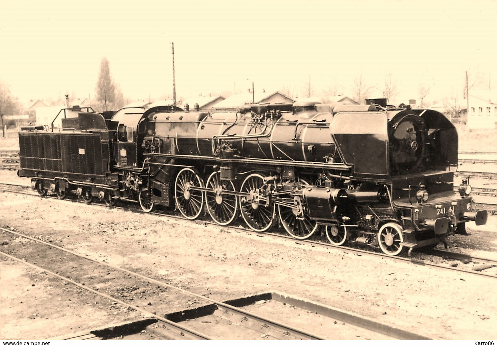 Trappes * Carte Photo * Gare Dépôt * Locomotive 241 A1 Machine Train * Ligne Chemin De Fer Yvelines - Trappes