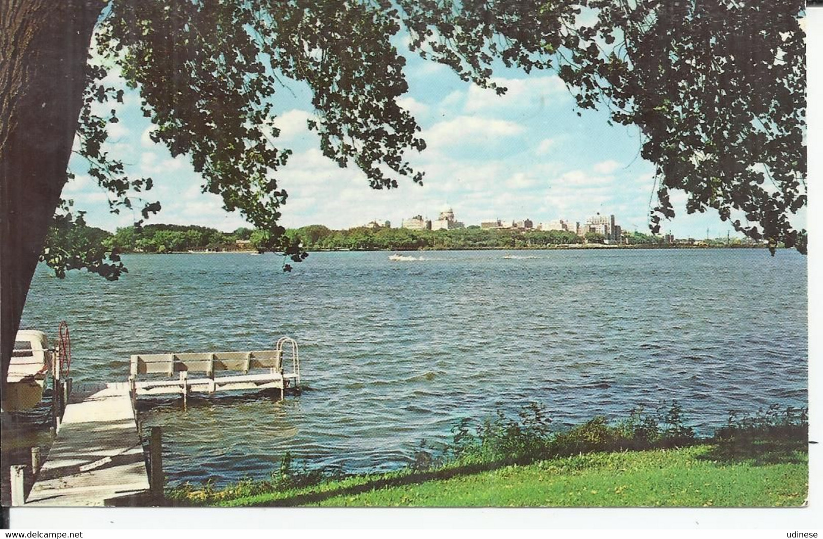 U.S.A..-  MADISON - DOWNTOWN AND CAPITOL SQUARE FROM ACROSS LAKE MONONA - TRAVELED IN 1968 - Madison