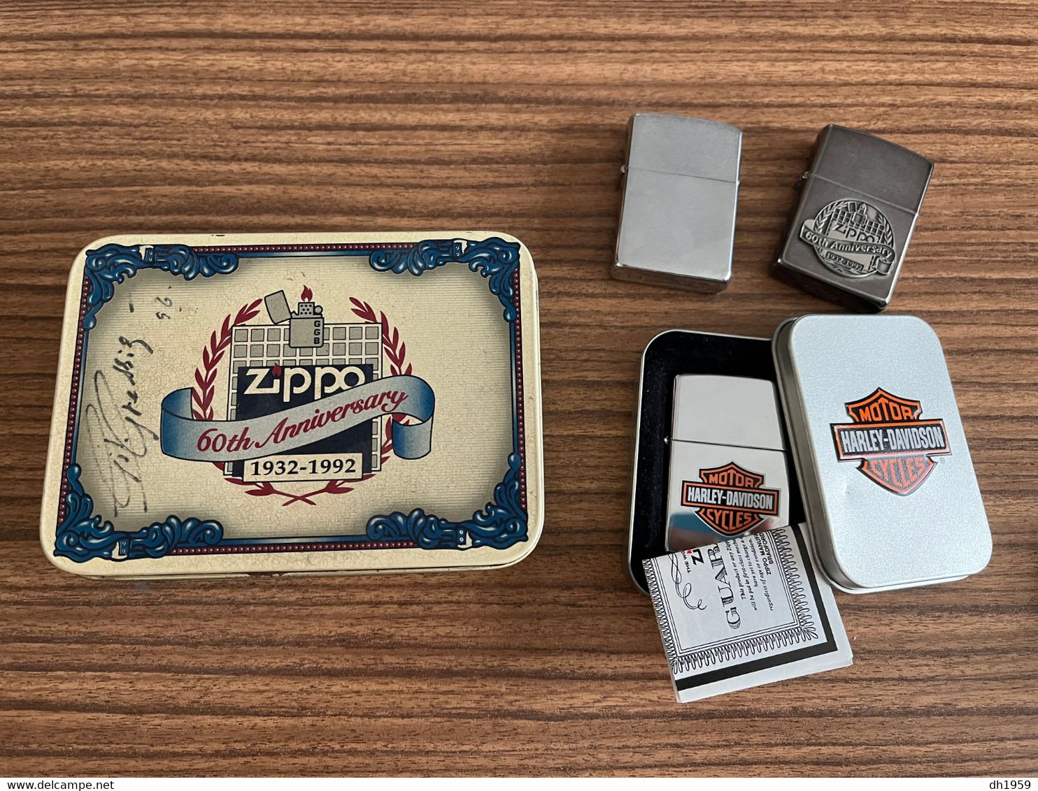 BOITE 60TH ANNIVERSARY LOT DE 3 ZIPPO BRIQUET LIGHTER FEUERZEUG HARLEY DAVIDSON GARANTIE GUARANTEE + ACCESSORIES - Zippo