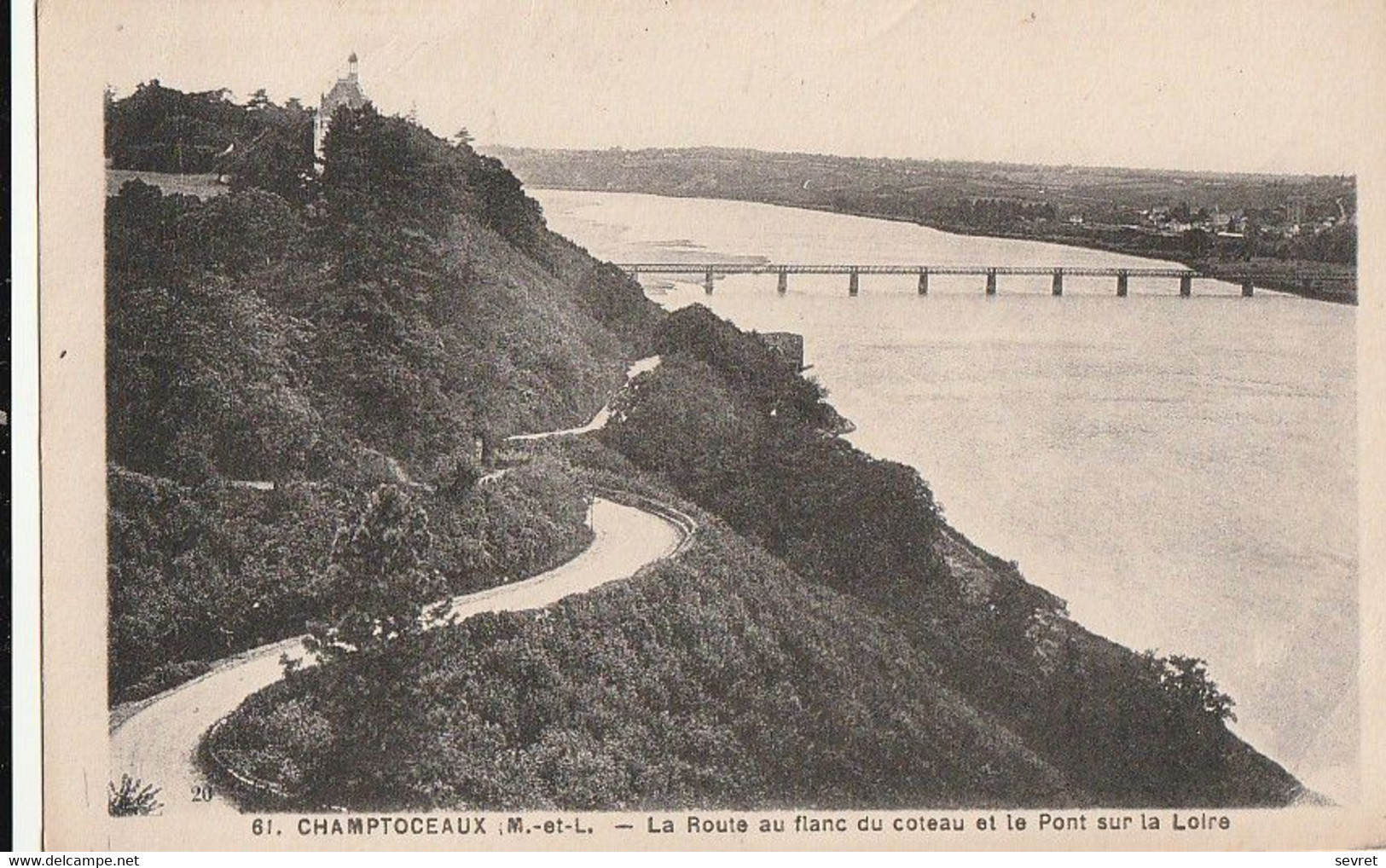 CHAMPTOCEAUX. - La Route Au Flanc Du Coteau Et Le Pont Sur La Loire - Champtoceaux
