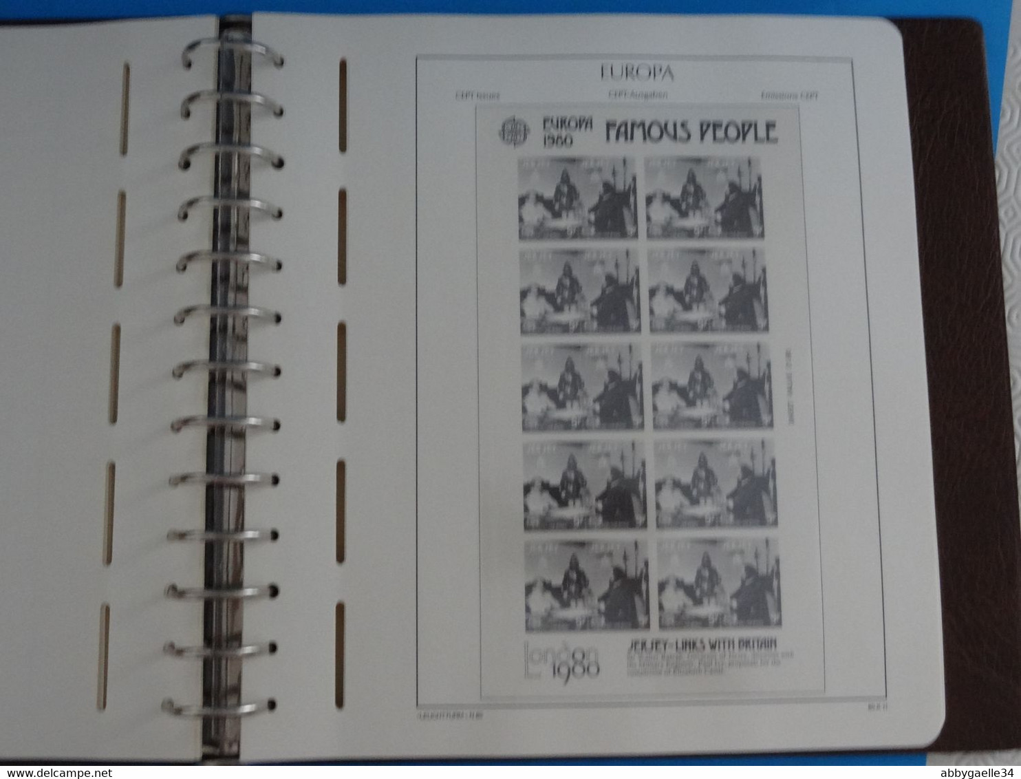 35 Feuillets neufs ** EUROPA CEPT de 1980 à 1982 + Reliure LEUCHTTURM + boitier en bon état général A COMPLETER