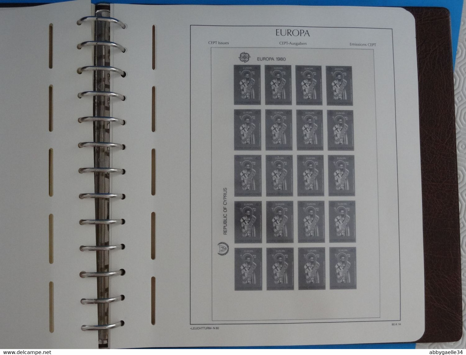 35 Feuillets neufs ** EUROPA CEPT de 1980 à 1982 + Reliure LEUCHTTURM + boitier en bon état général A COMPLETER