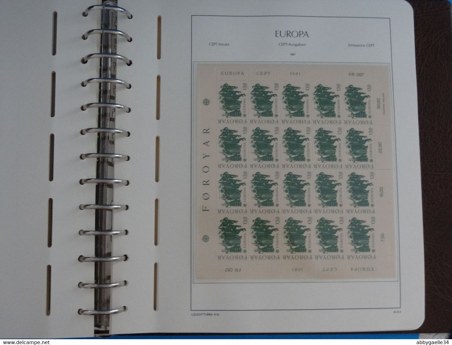 35 Feuillets neufs ** EUROPA CEPT de 1980 à 1982 + Reliure LEUCHTTURM + boitier en bon état général A COMPLETER