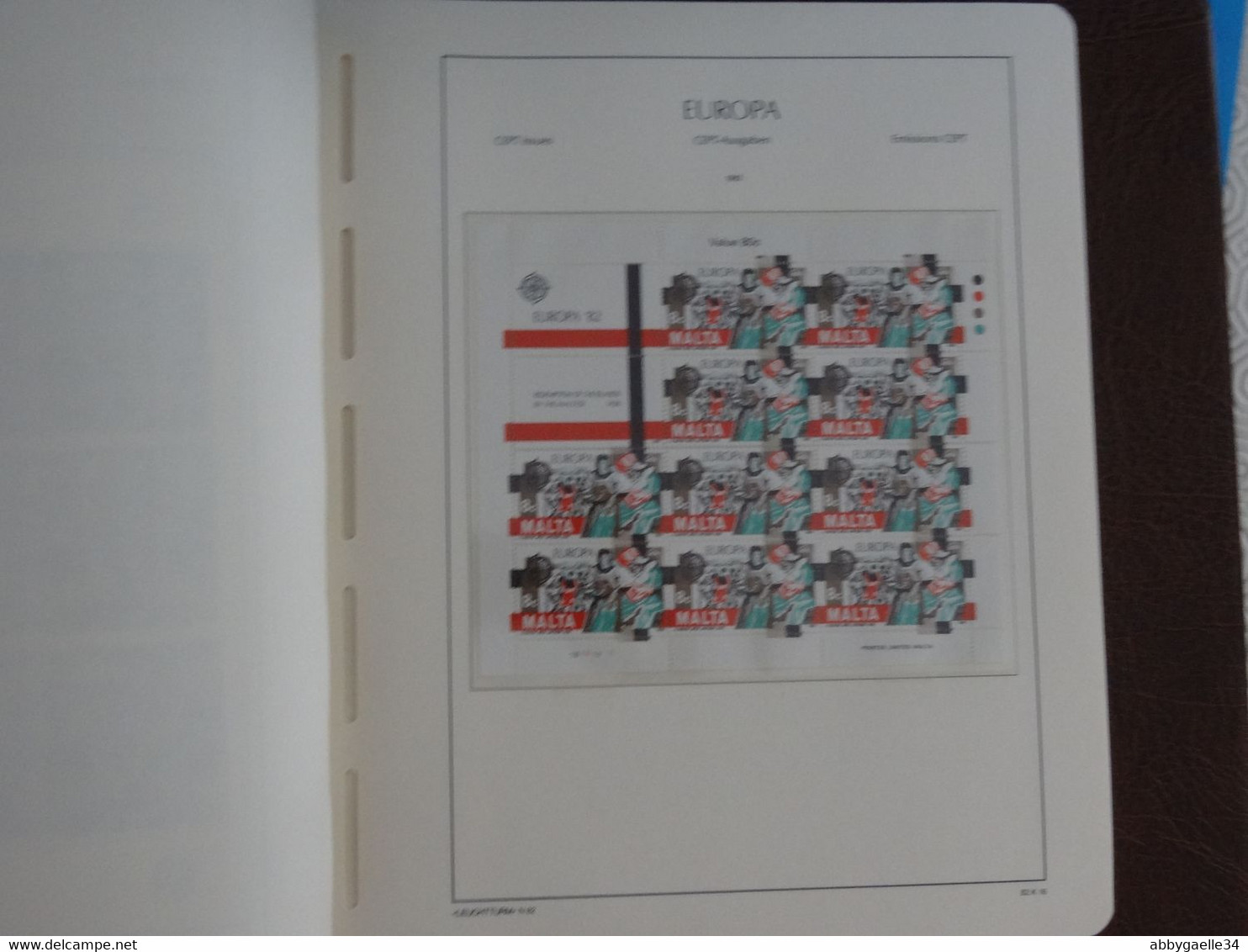 35 Feuillets neufs ** EUROPA CEPT de 1980 à 1982 + Reliure LEUCHTTURM + boitier en bon état général A COMPLETER