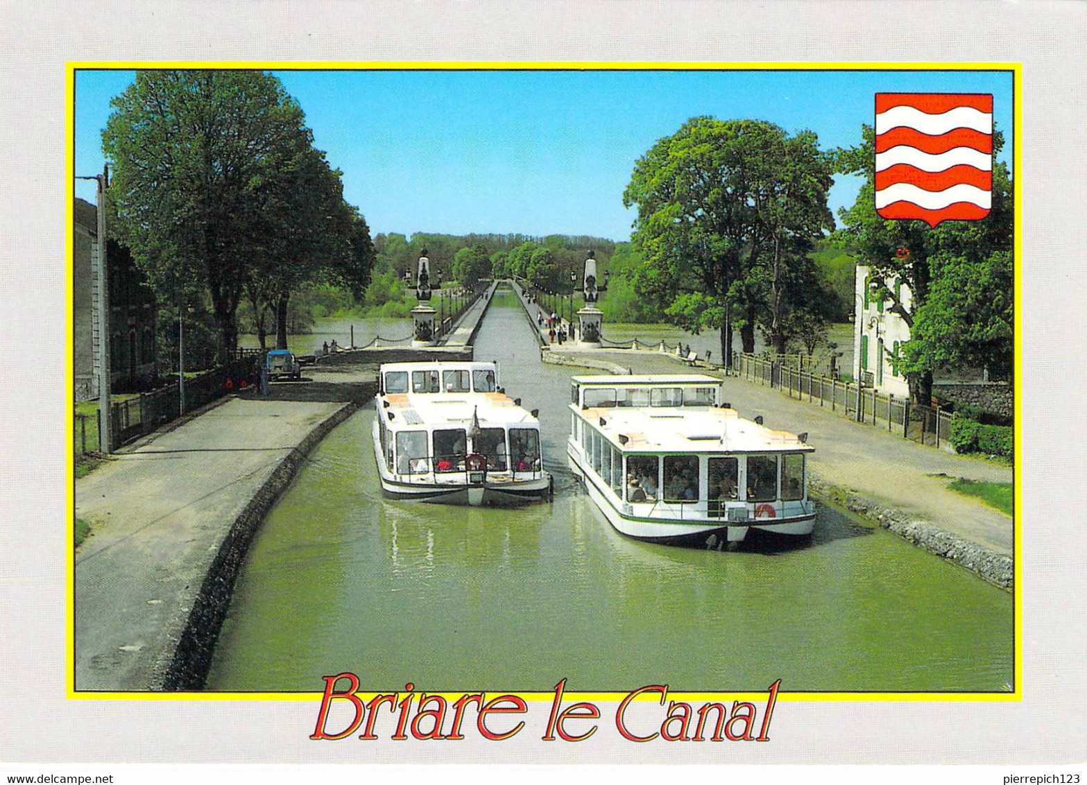 45 - Briare Le Canal - Sortie De Bateaux Mouche Du Pont Canal - Briare