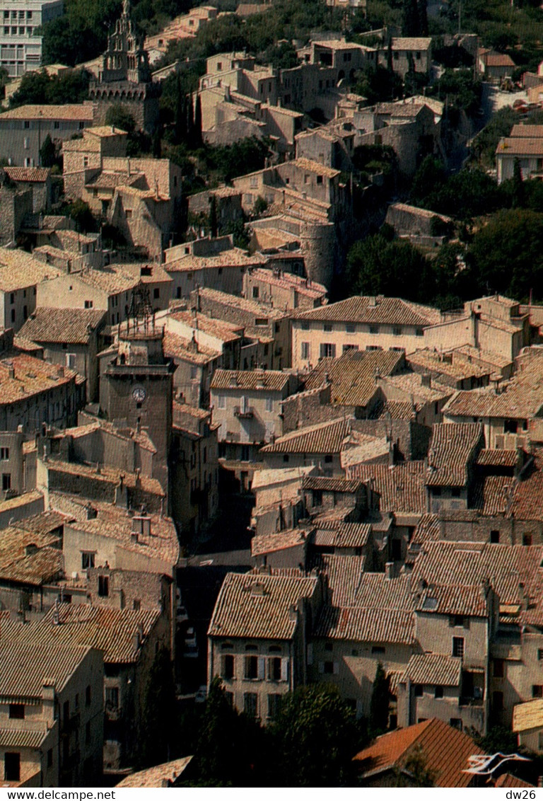 Nyons (Drôme) Vue Générale Aérienne, Au Fond La Tour Randonne - Edition La Cigogne - Carte Non Circulée - Nyons