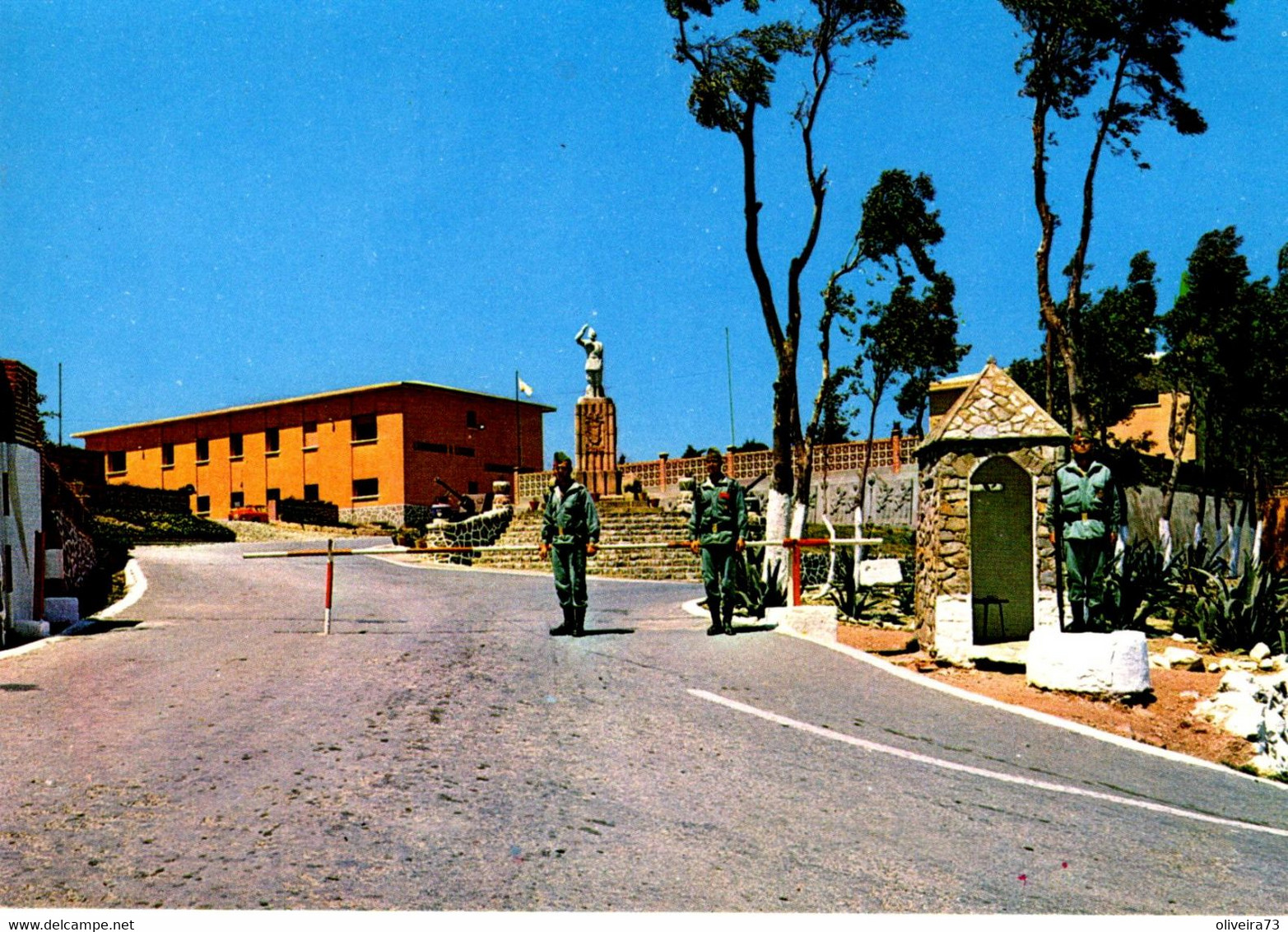 CEUTA - Entrada Al Cuartel De Garcia Aldaves - Ceuta