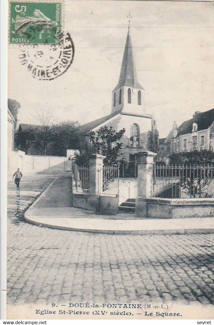 DOUE-la-FONTAINE. -  Eglise St-Pierre - Le Square - Doue La Fontaine