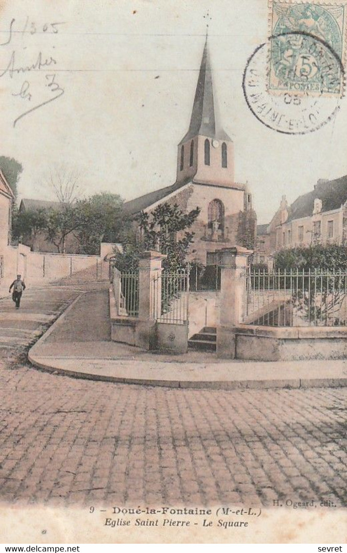 DOUE-la-FONTAINE. - Eglise Saint-Pierre - Le Square - Doue La Fontaine