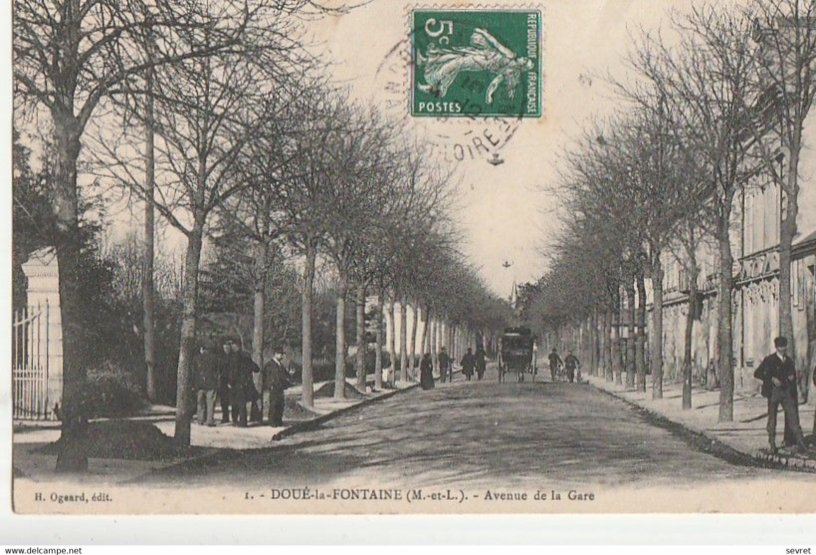 DOUE-la-FONTAINE. - Avenue De La Gare - Doue La Fontaine