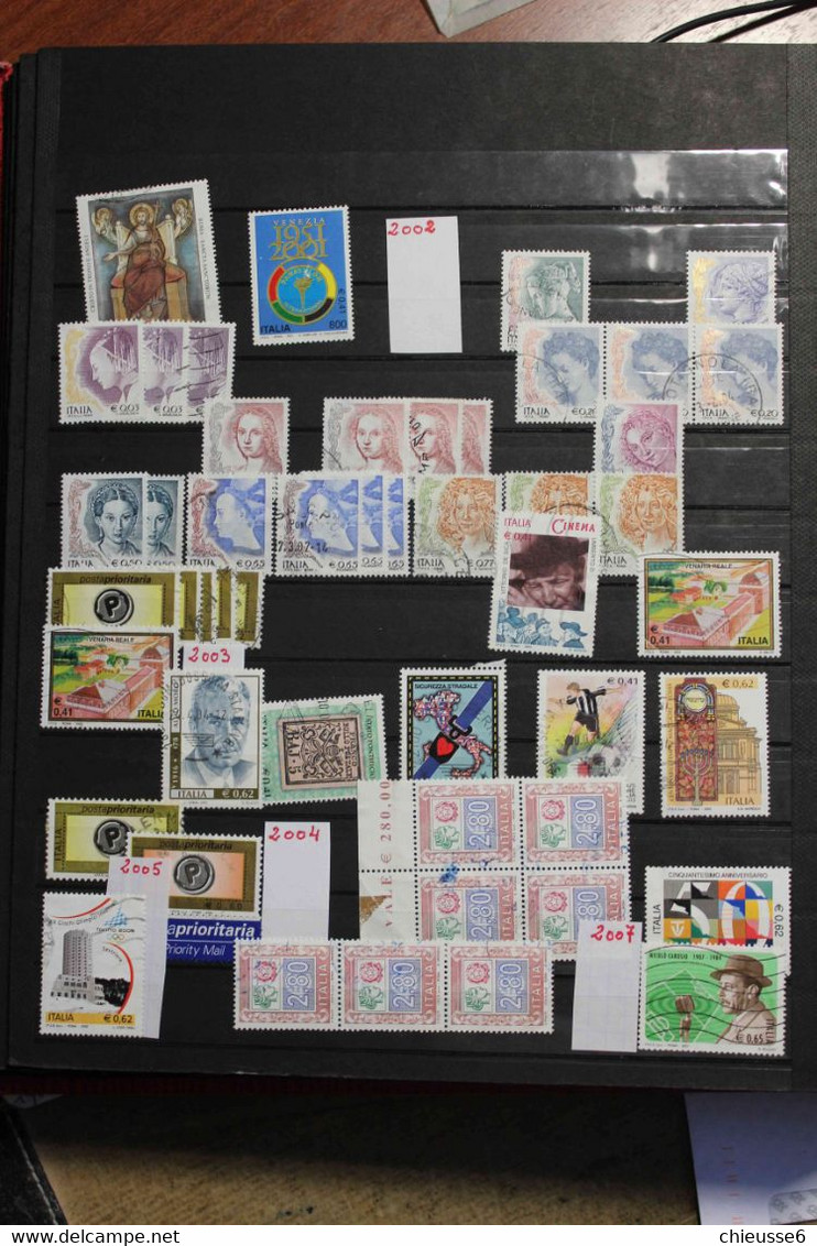 Italie - Collection + 600 timbres oblitérés environ