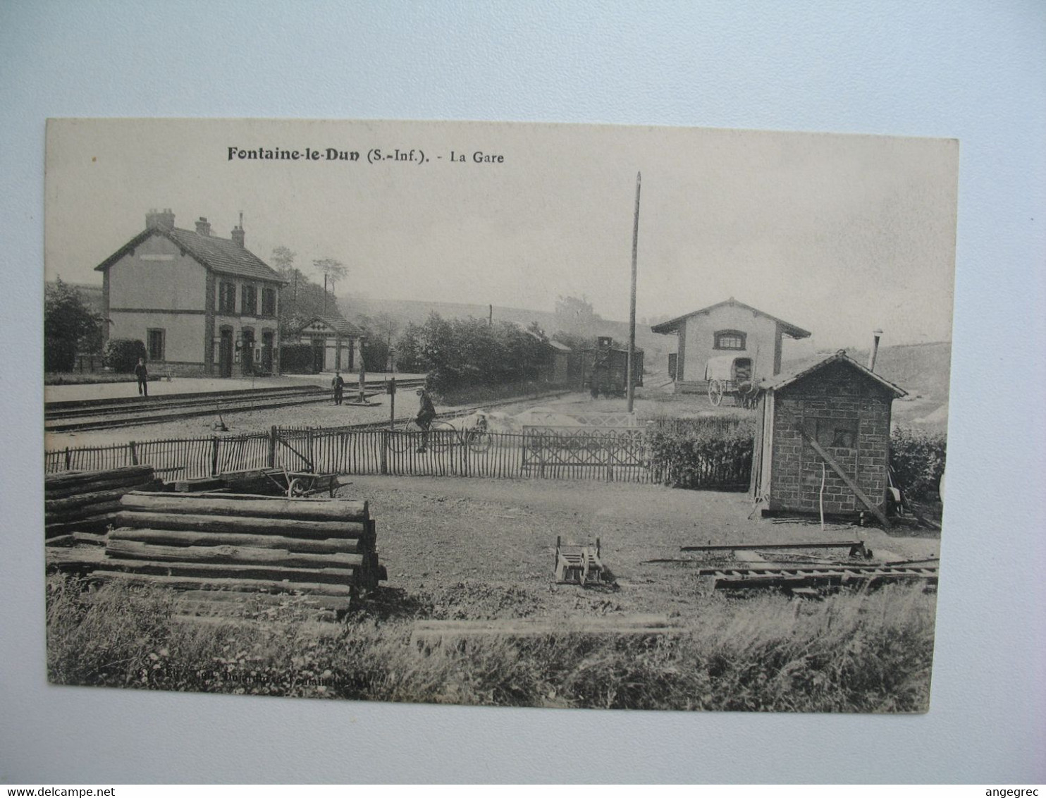 CPA Gare :  Fontaine Le Dun  -   La Gare - Fontaine Le Dun