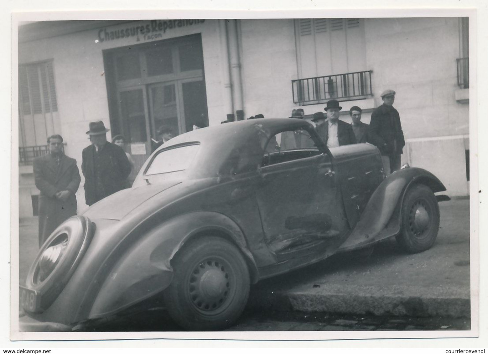 4 Photos Originales VOITURE ACCIDENTEE Dans Pochette Kodak D'origine - 13 X 18 - 3 Négatifs - Automobile