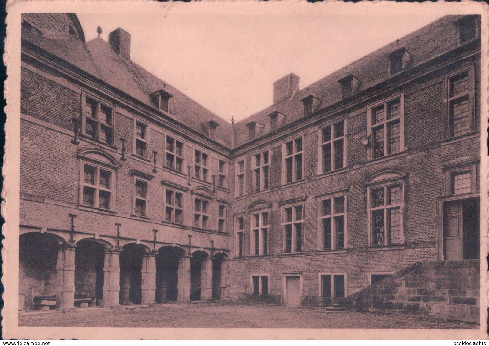 Le Chateau De Lavaux Ste Anne Après La Restauration En 1939 Cour Intérieure - Rochefort