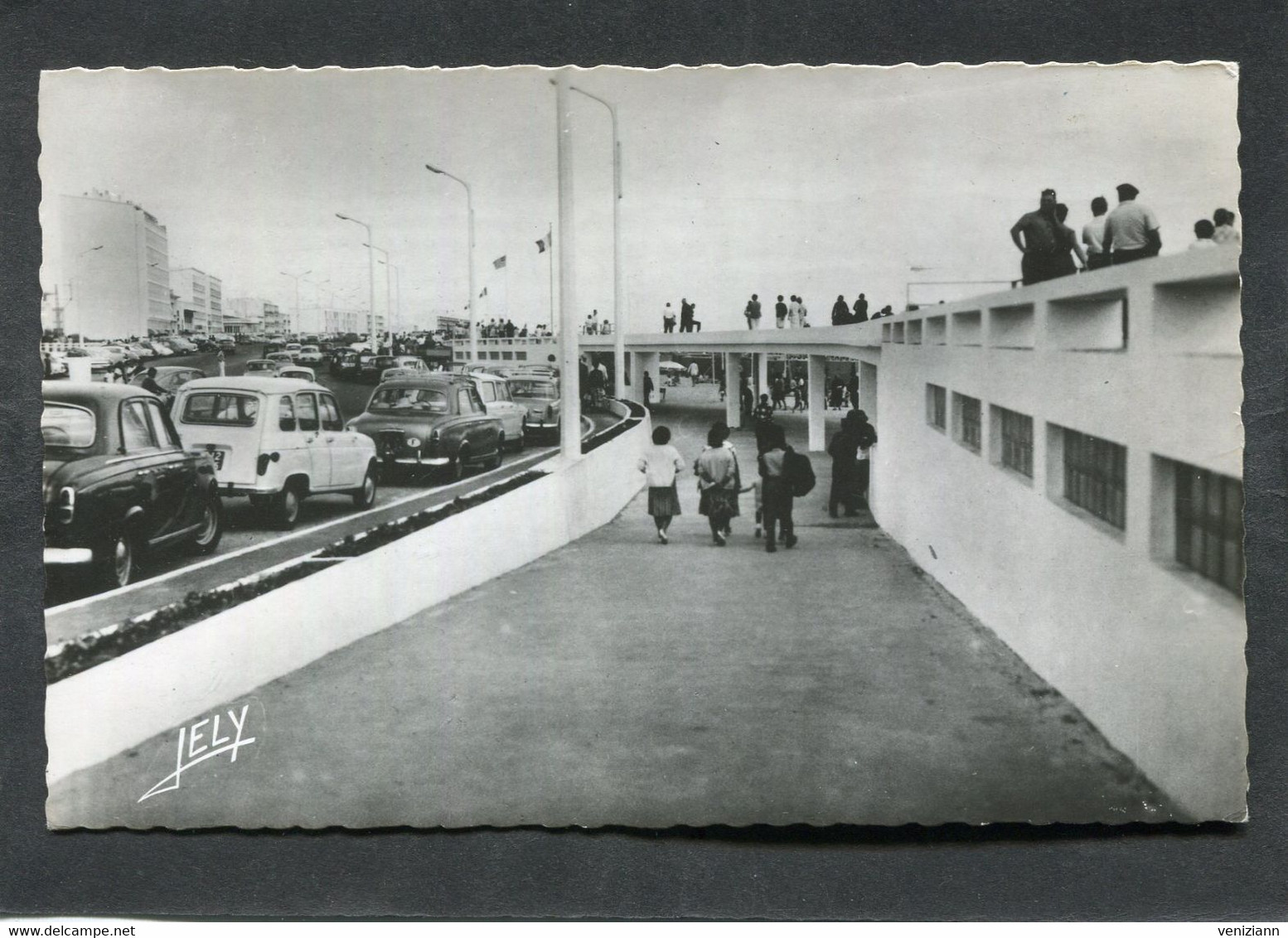 CPSM Format CPA - ST JEAN DE MONTS - La Passerelle, Animé - Automobiles - Saint Jean De Monts