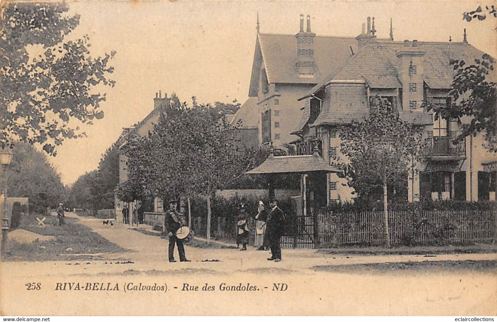 Ouistreham           14         Rue Des Gondoles.  Tambour De Ville       (voir Scan) - Ouistreham