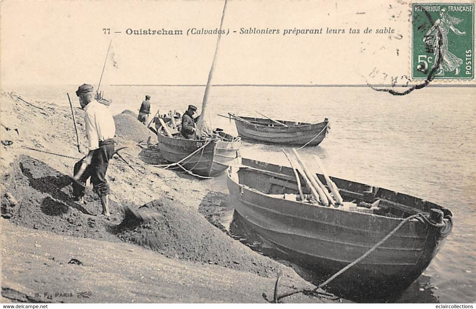 Ouistreham           14         Sabliers Préparant Leurs Tas De Sable      (voir Scan) - Ouistreham