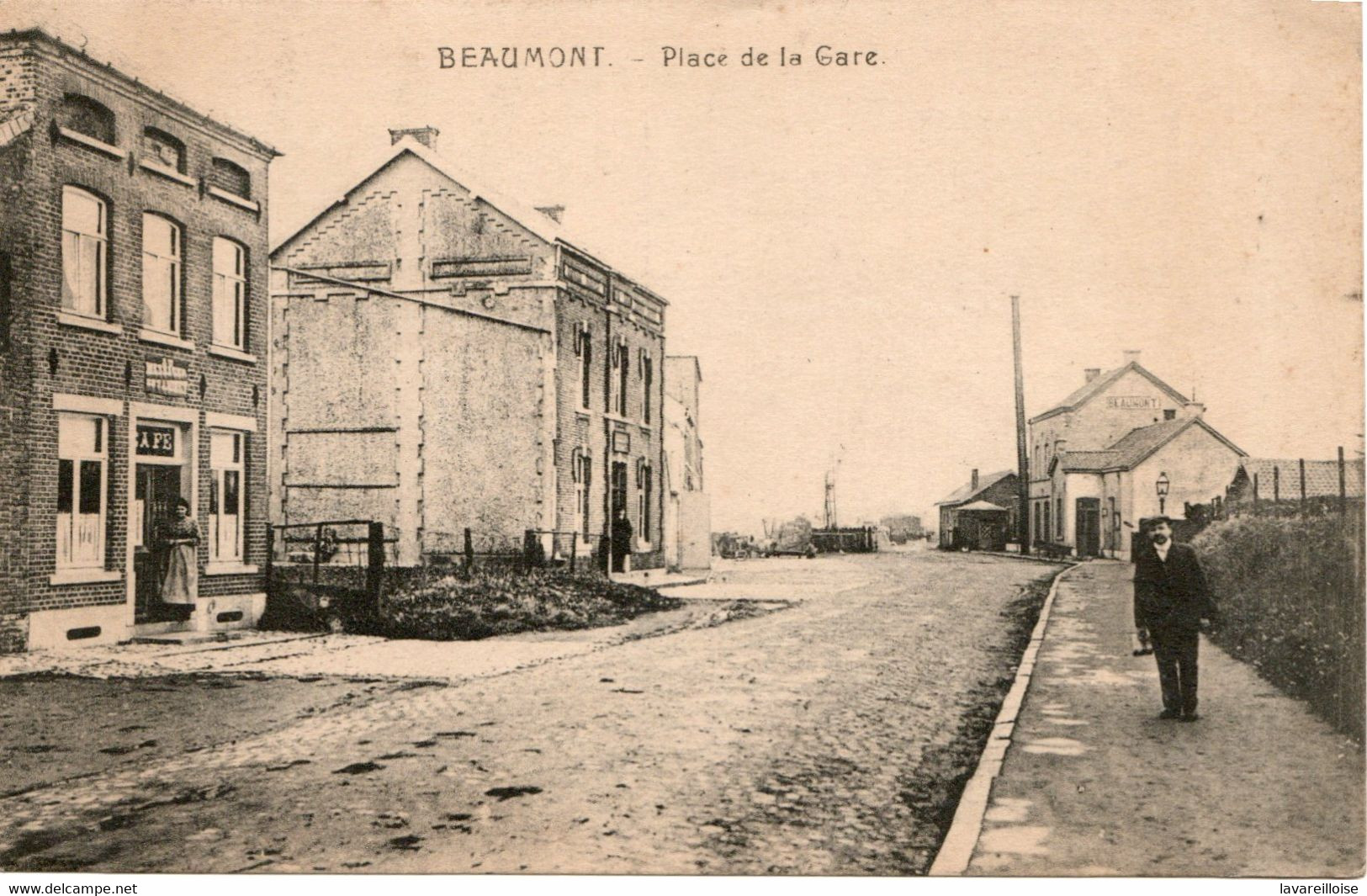 CPA 95 BEAUMONT PLACE DE LA GARE COMMERCES RARE BELLE CARTE !! - Beaumont Sur Oise