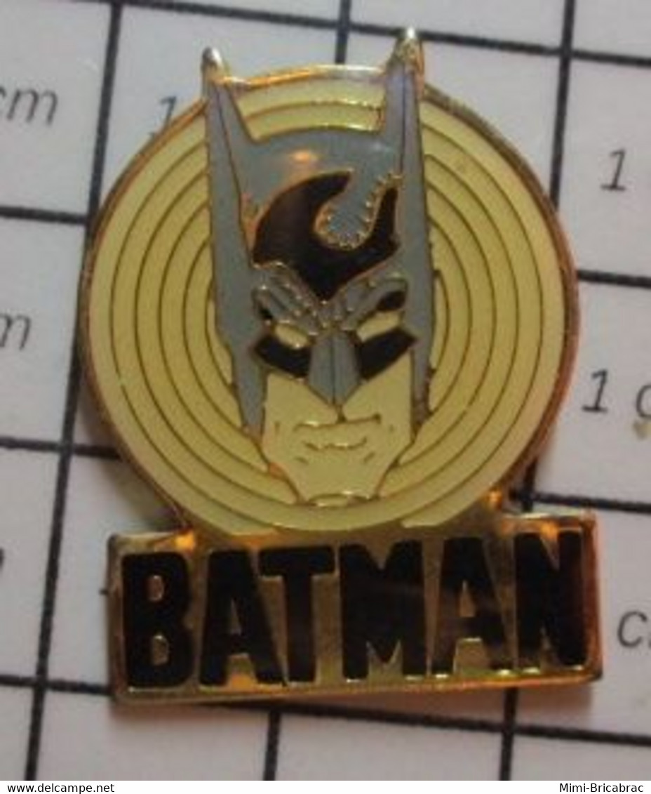 2819 Pin's Pins / Beau Et Rare / THEME : BD BANDE DESSINEE OU CINEMA / BATMAN CHAUVE-SOURIS - Fumetti