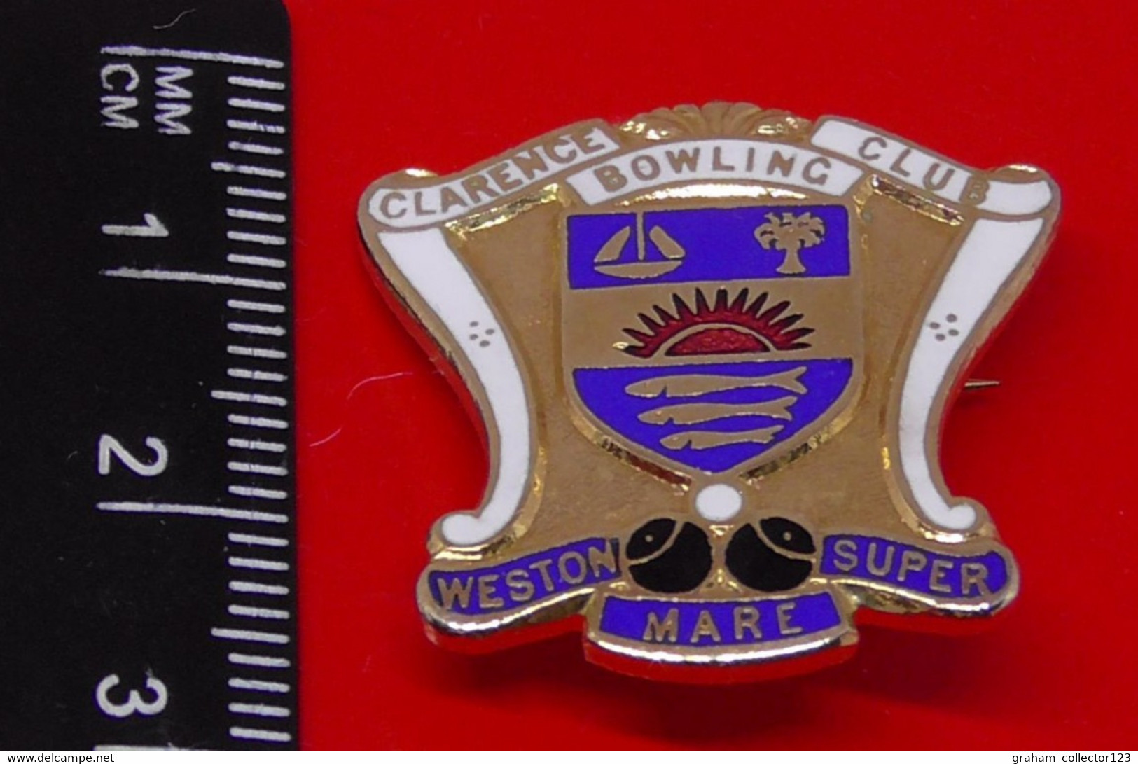 Vintage Enamel And Metal Badge Bowling Bowler Bowls Lawn Bowls Clarence Bowling Club Weston Super Mare - Bowling