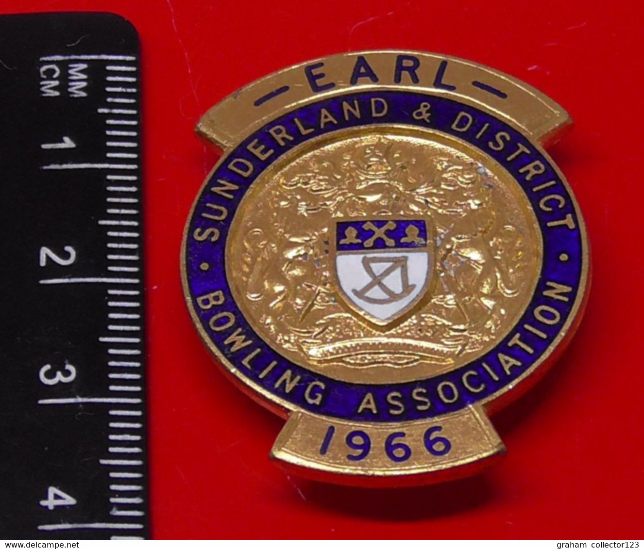 Vintage Enamel And Metal Badge Bowling Bowler Bowls Lawn Bowls Sunderland & District Bowling Association 1966 H W Miller - Bowling