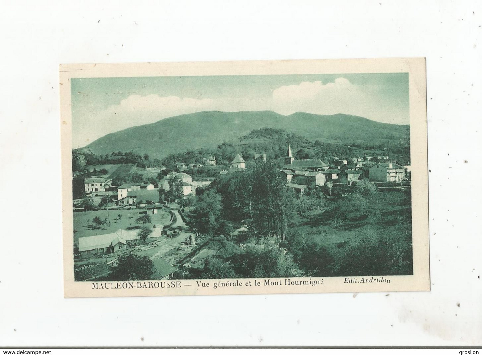 MAULEON BAROUSSE VUE GENERALE ET LE MONT HOURMIGUE (EGLISE ET HABITATIONS) - Mauleon Barousse