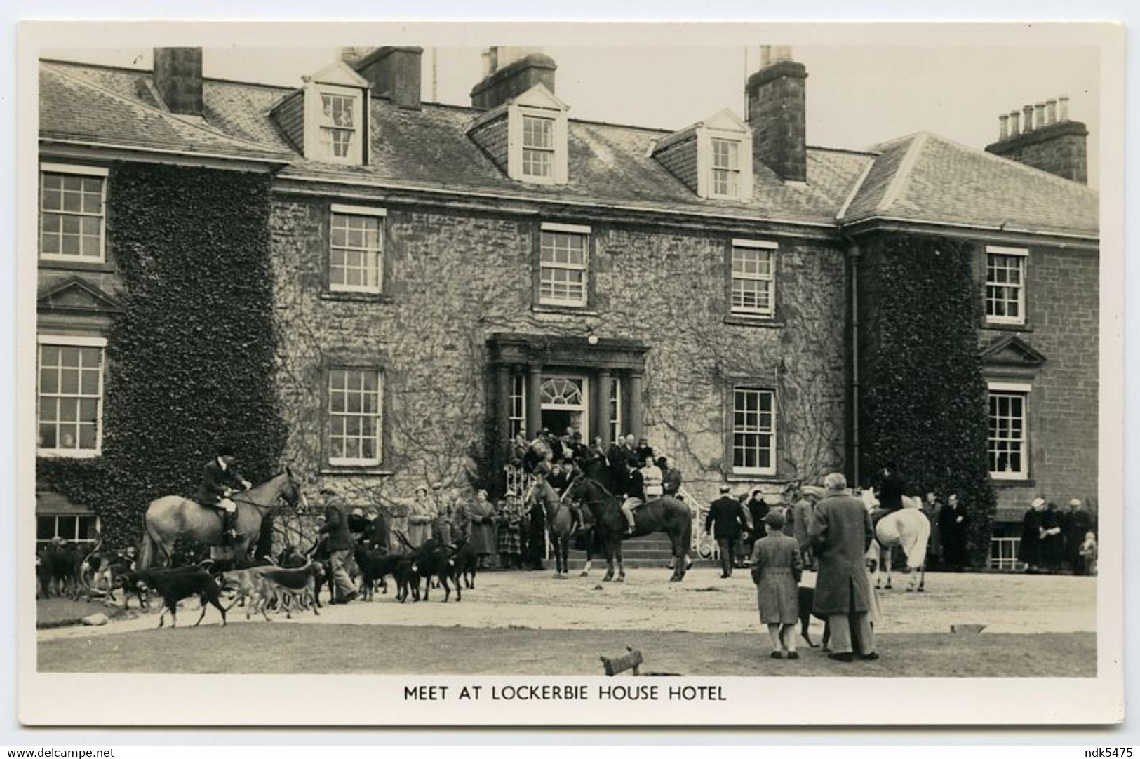 LOCKERBIE : HUNT MEET AT LOCKERBIE HOUSE HOTEL (FOX HUNTING) - Dumfriesshire