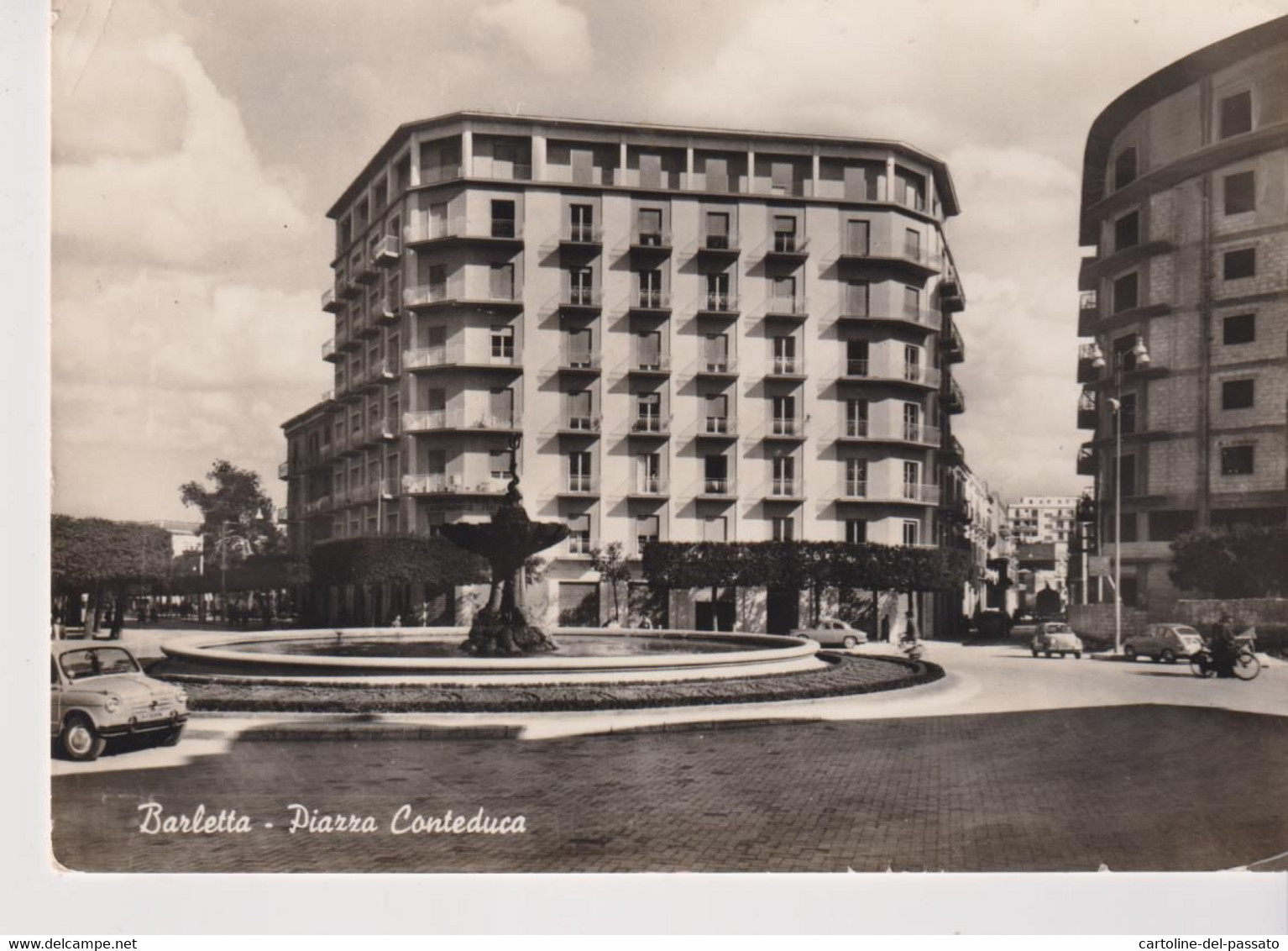 BARLETTA PIAZZA  CONTEDUCA  VG  1958 - Barletta