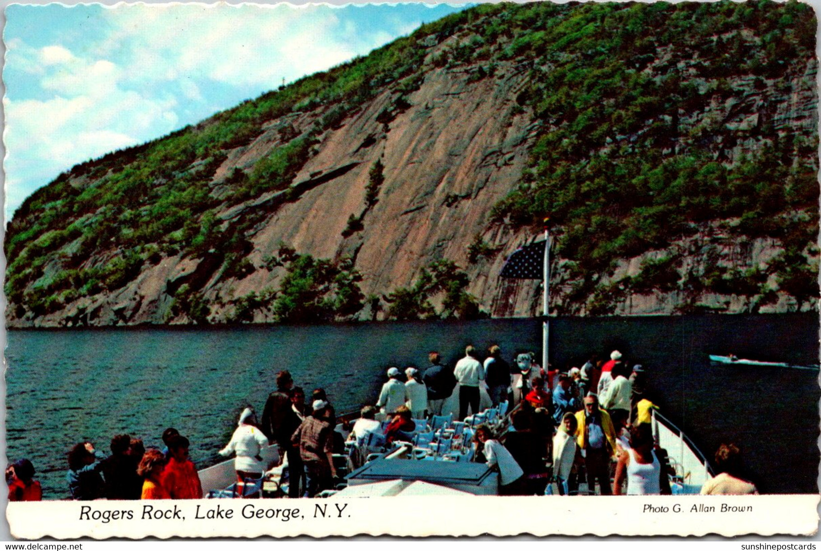 New York Lake George Cruise Boat At Rogers Rock - Lake George