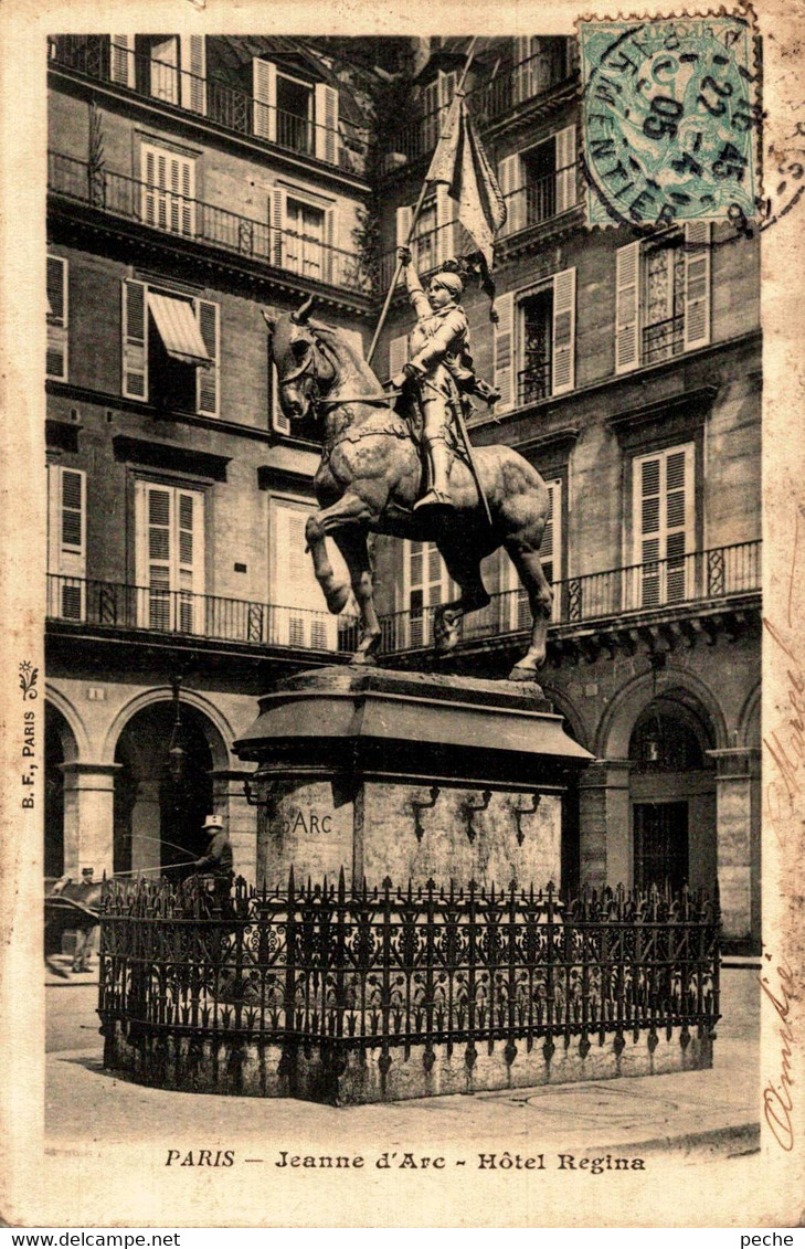 N°94717 -cpa Paris -statue Jeanne D'Arc -hôtel Régina- - Statues