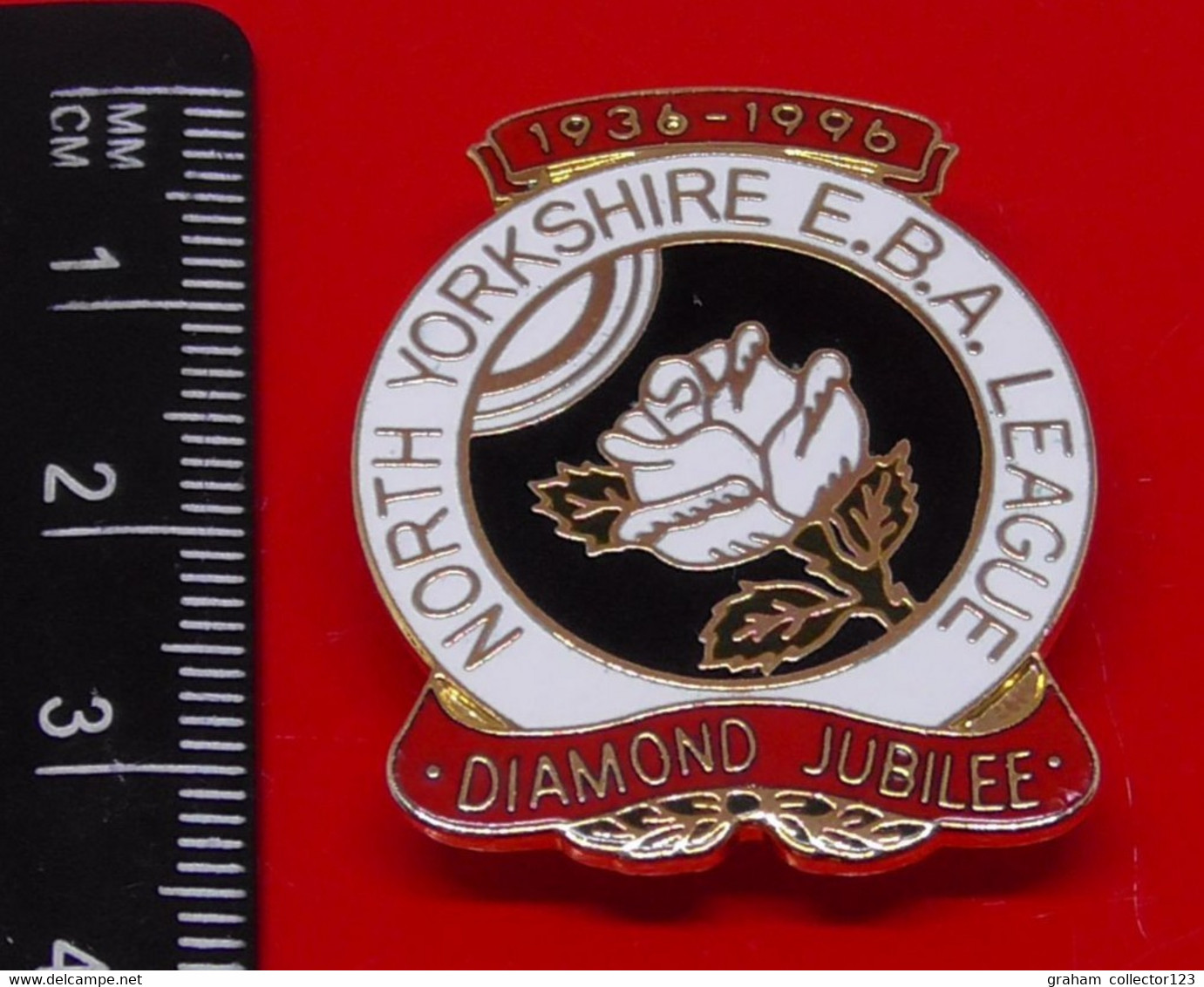 Vintage Enamel And Metal Badge Bowling Bowler Bowls Lawn Bowls North Yorkshire EBA League 1936 - 1996 Diamond Jubilee - Bowling