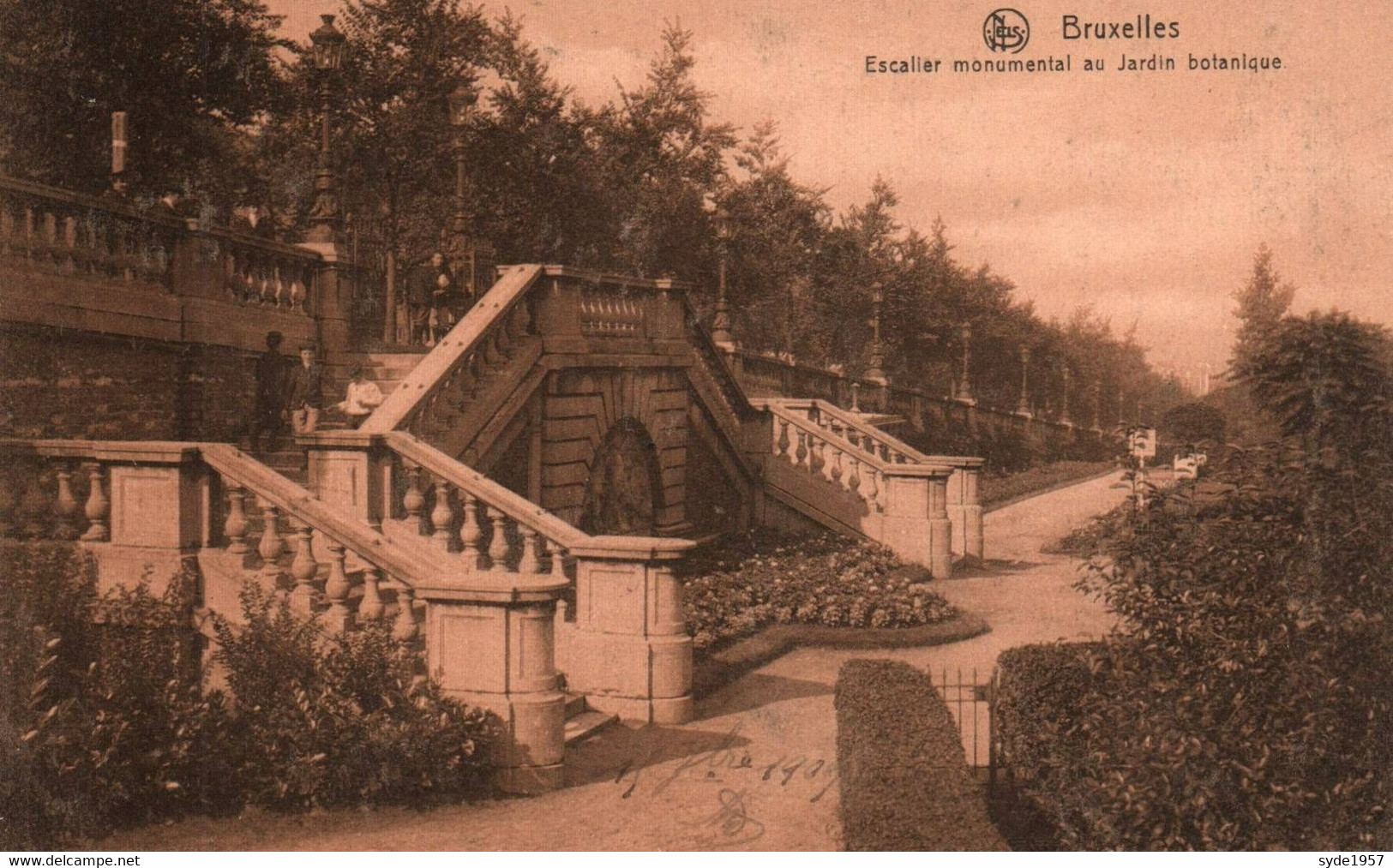 Bruxelles Escalier Monumental Au Jardin Botanique - Forêts, Parcs, Jardins