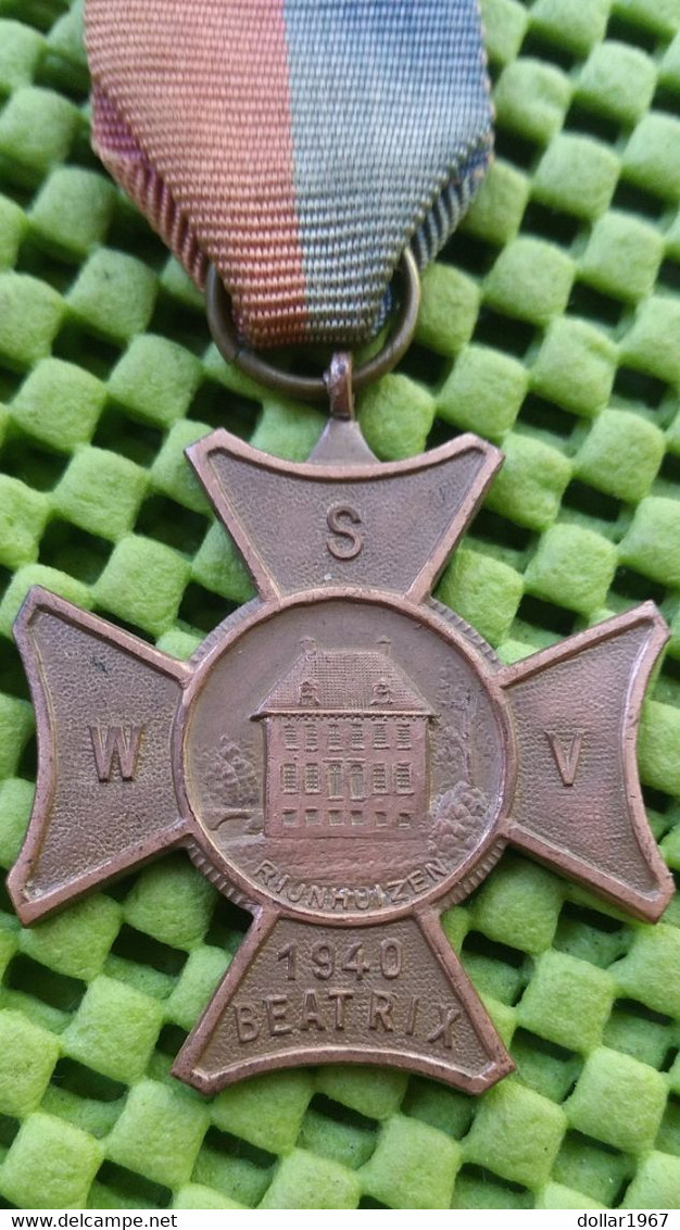 Medaille - W.S. Beatrix 1940 ( Rijnhuizen ) - Nieuwegein   - 3 Foto's  For Condition.(Originalscan !!) - Monarquía/ Nobleza