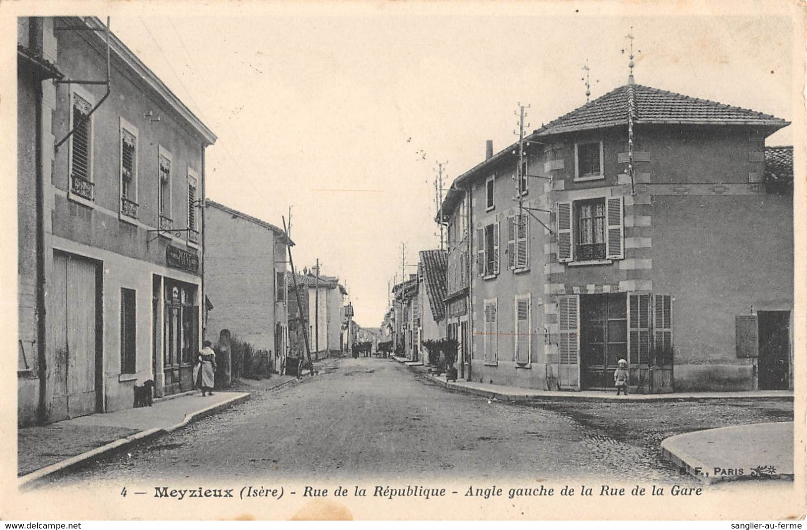 CPA 69 MEYZIEUX RUE DE LA REPUBLIQUE ANGLE GAUCHE DE LA RUE DE LA GARE / Cpa Rare - Otros & Sin Clasificación