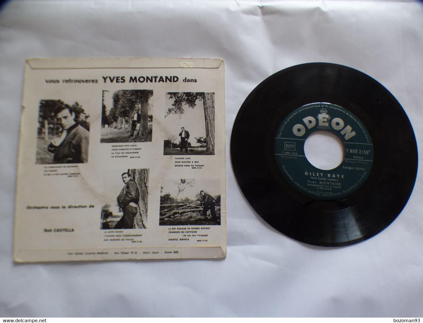 EP 45 T YVES MONTAND Sous Le Label ODEON MOE 2.158  GILET RAYE - Disco, Pop