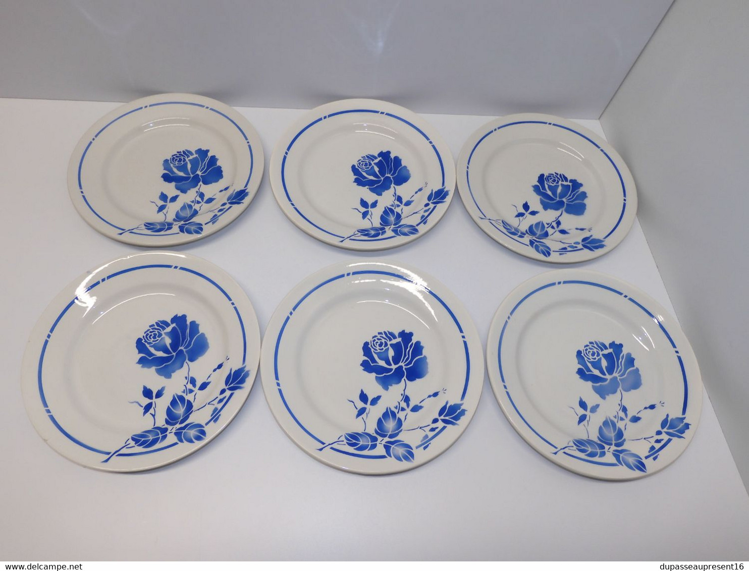 *6 ASSIETTES PLATES MOULIN DES LOUPS HAMAGE Mod. RIGOBERT ROSES FLEURS BLEUES   E - Orchies/Moulin Des Loups (FRA)