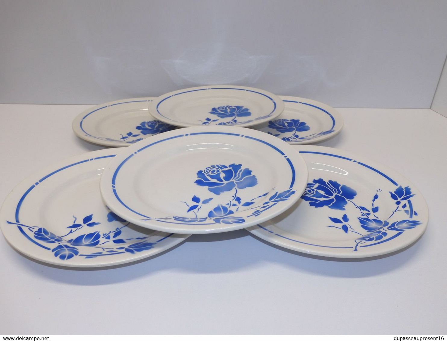 *6 ASSIETTES PLATES MOULIN DES LOUPS HAMAGE mod. RIGOBERT ROSES FLEURS BLEUES   E