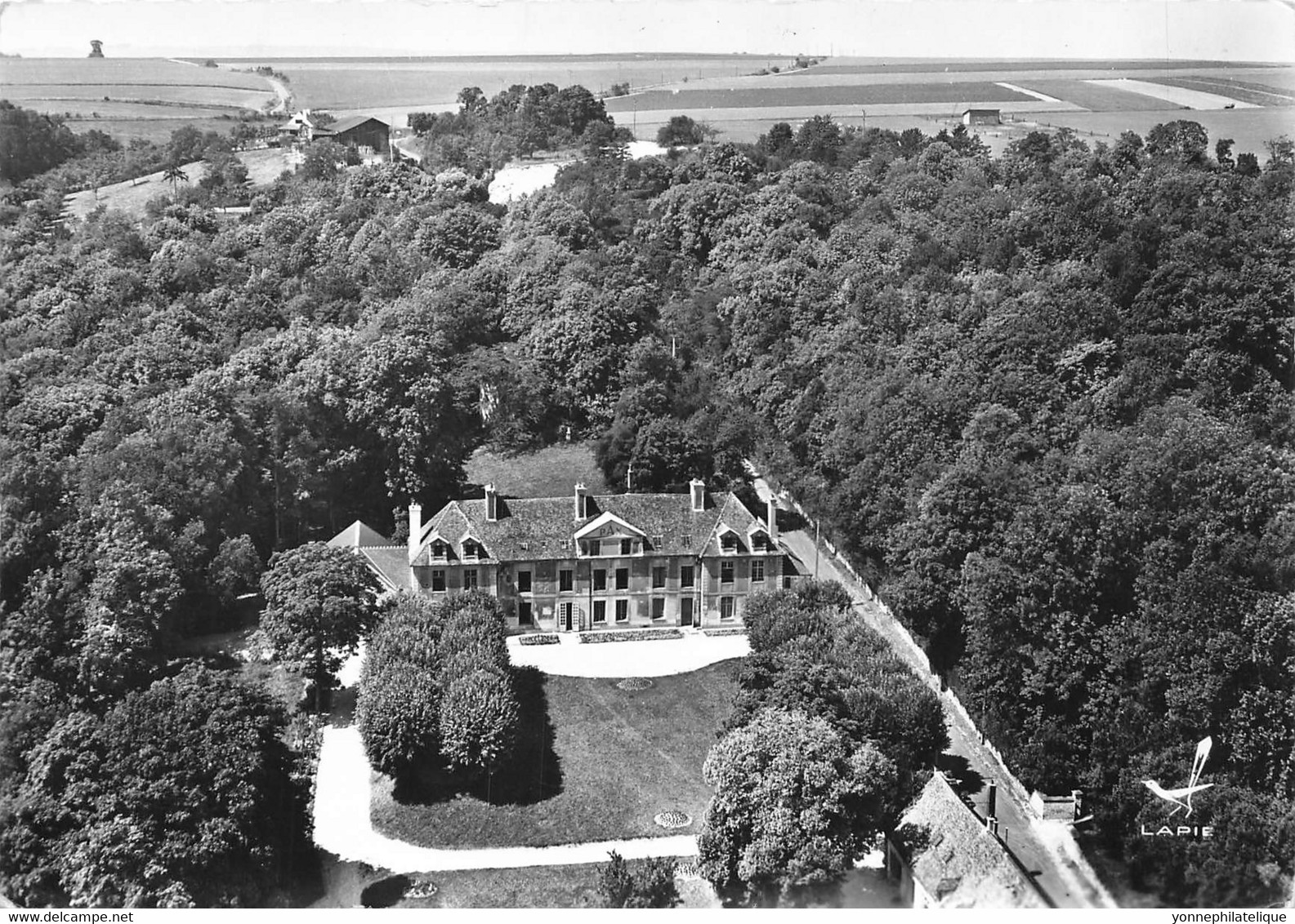 78 - YVELINES - MAULE - CPSM Vue Aérienne Château N-D Du Buat Noviciat Des Bénédictines - Photo Noir Et Blanc - Maule