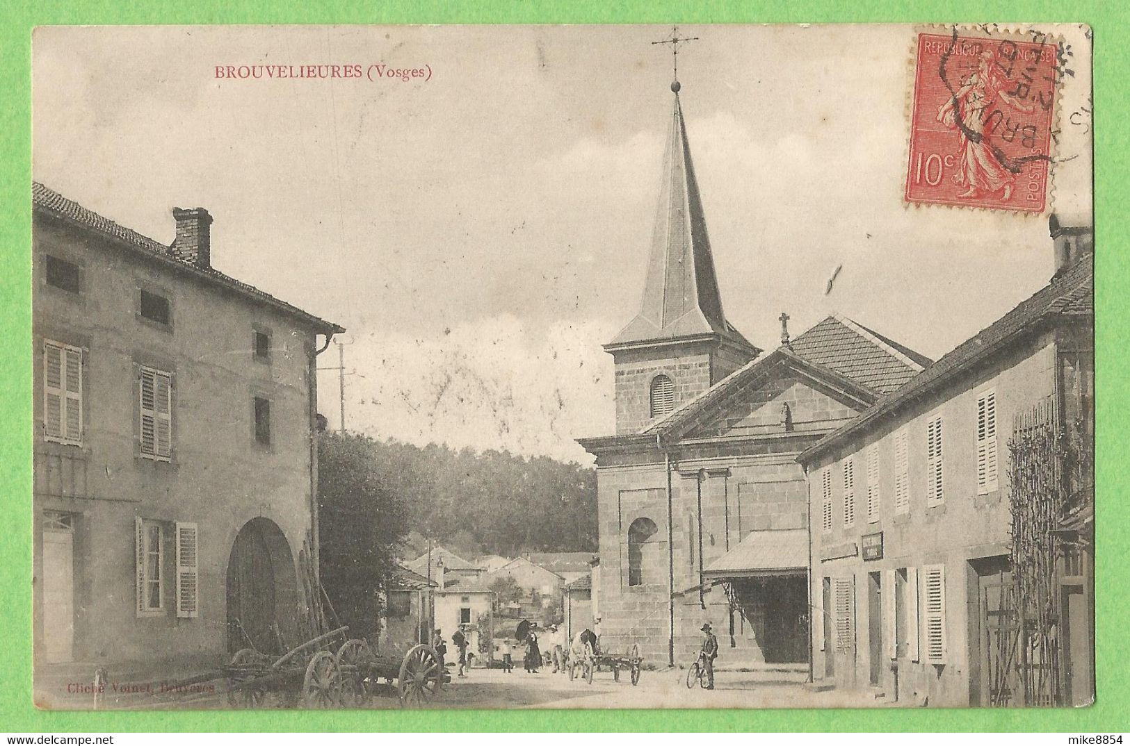 A191  CPA  BROUVELIEURES (Vosges) L'Eglise  -  Animation  - Cliché Voinet Bruyères  +++++ - Brouvelieures