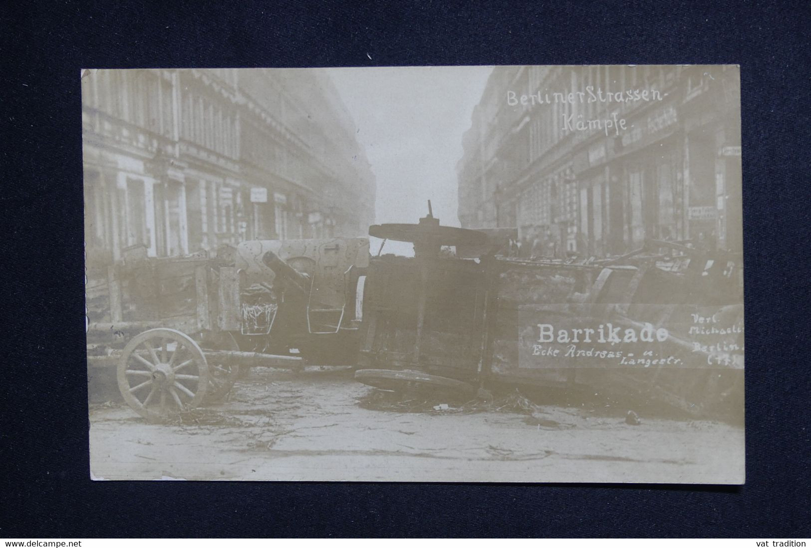 ALLEMAGNE - Berlin - Carte Photo En 1919 - Combattants Dans La Rue Lors De La Révolution Communiste  - L 127905 - Altri & Non Classificati