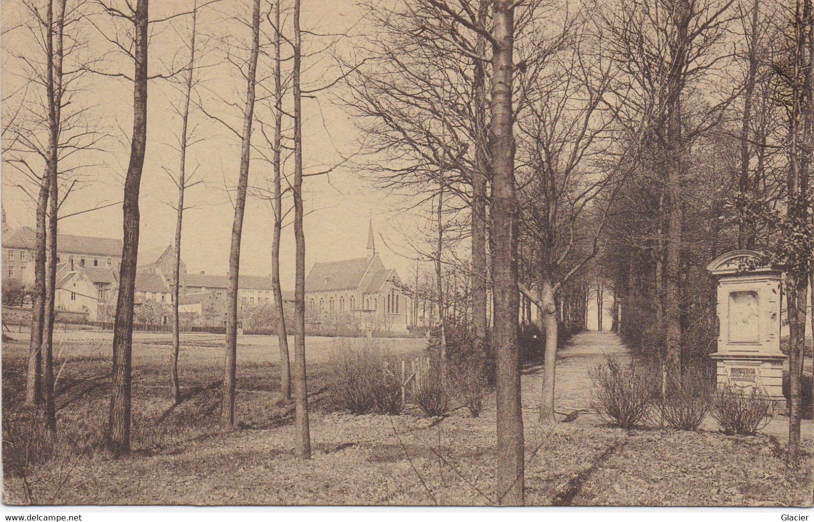 Montaigu - Scherpenheuvel - Vue D' Ensemble , Chemin Du Rosaire. - Chapelle Et Pensionnat Des Urselinnes - Scherpenheuvel-Zichem