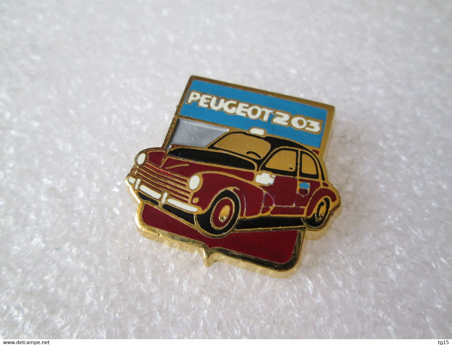 PIN'S    PEUGEOT  203  TAXI  PARISIENS  Zamak  HELIUM - Peugeot