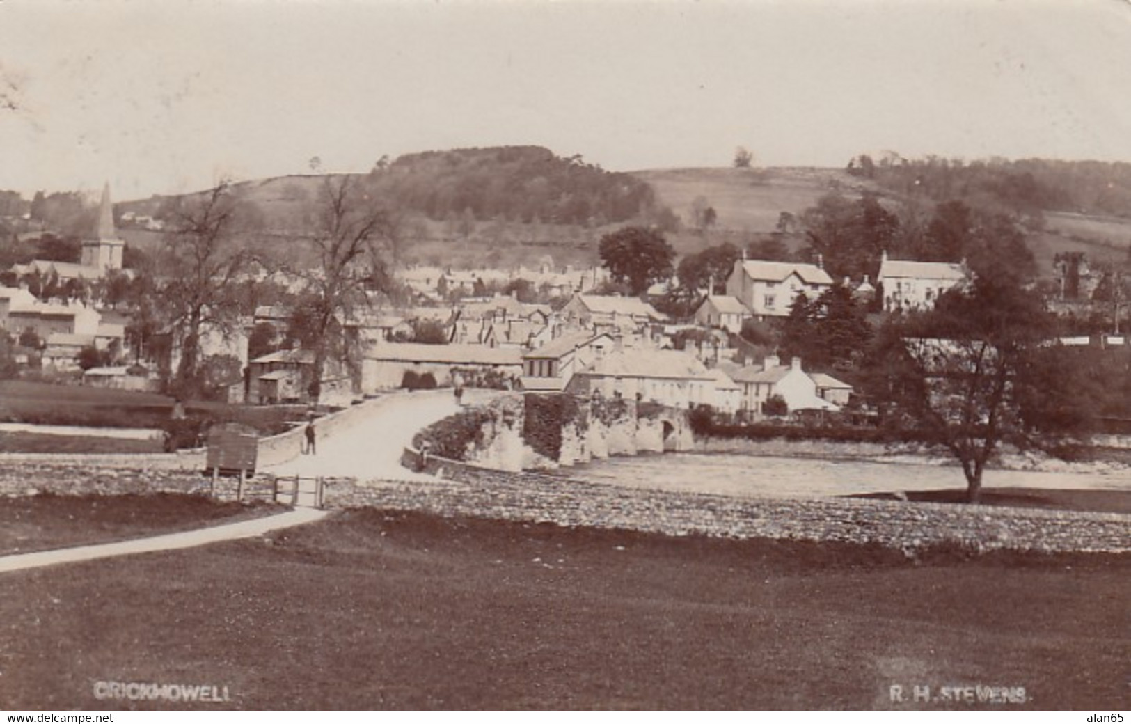 Crickhowell (Wales) UK, View Of Village, Man On Bridge, Christmas Greetings On Back, C1900s Vintage Real Photo Postcard - Unknown County